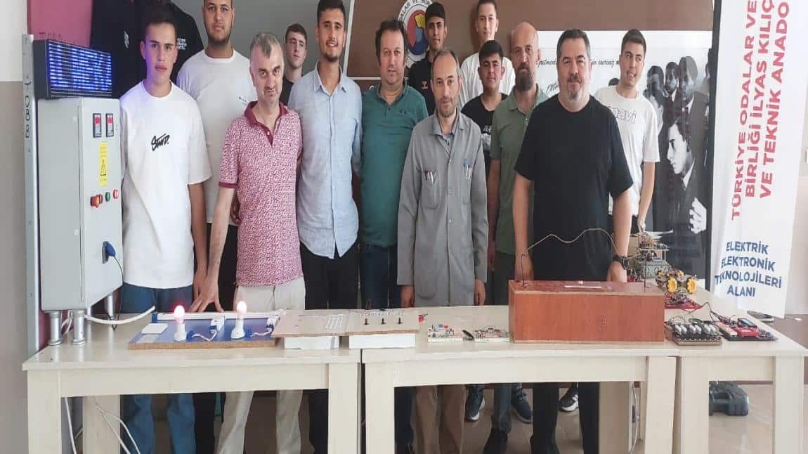 Mekatronik kulübümüz çalışmalarını sergiledi